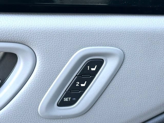 Used 2025 Honda Pilot Touring image 29
