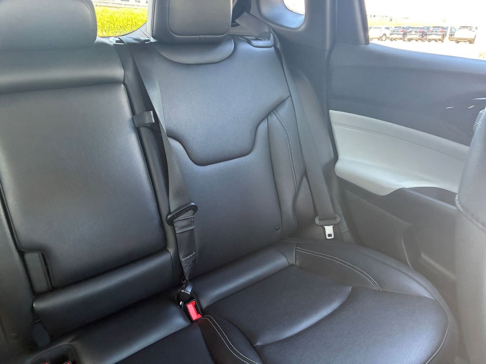 Used 2025 Jeep Compass Limited image 38