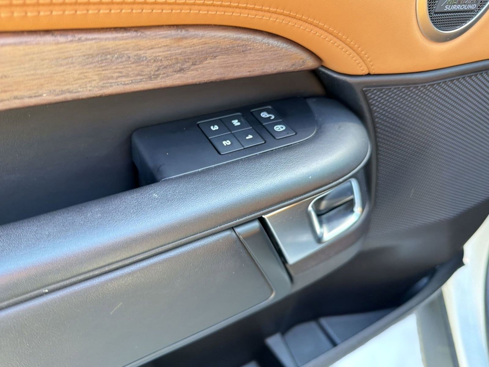 Used 2018 Land Rover Discovery HSE Luxury image 13