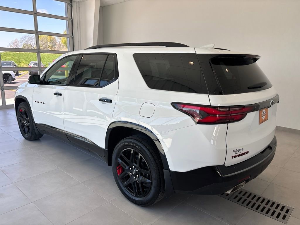 Used 2023 Chevrolet Traverse Premier w/ Redline Edition AWD/4WD image 2