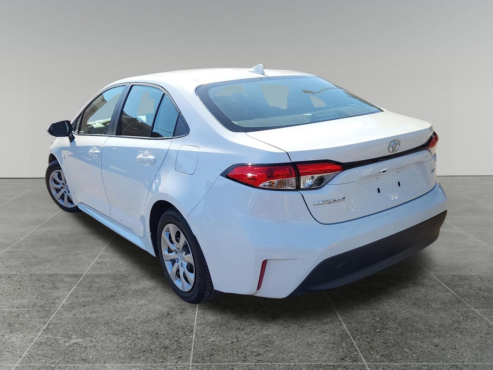 Certified 2025 Toyota Corolla LE image 5