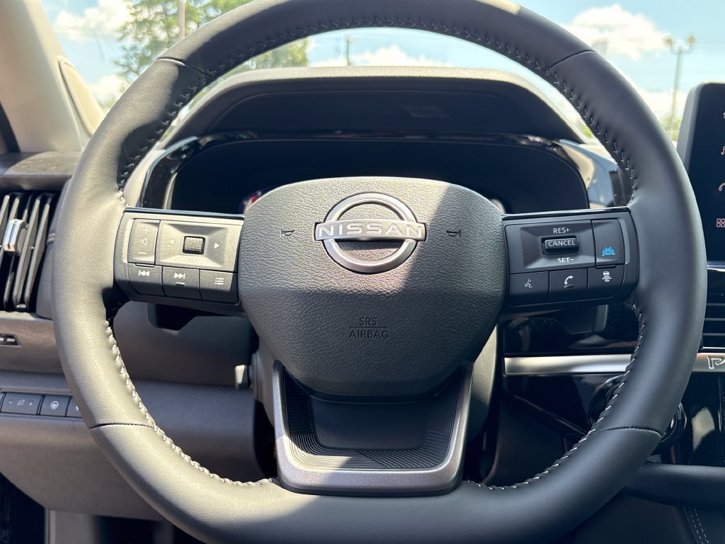 New 2026 Nissan Pathfinder Platinum FWD image 11