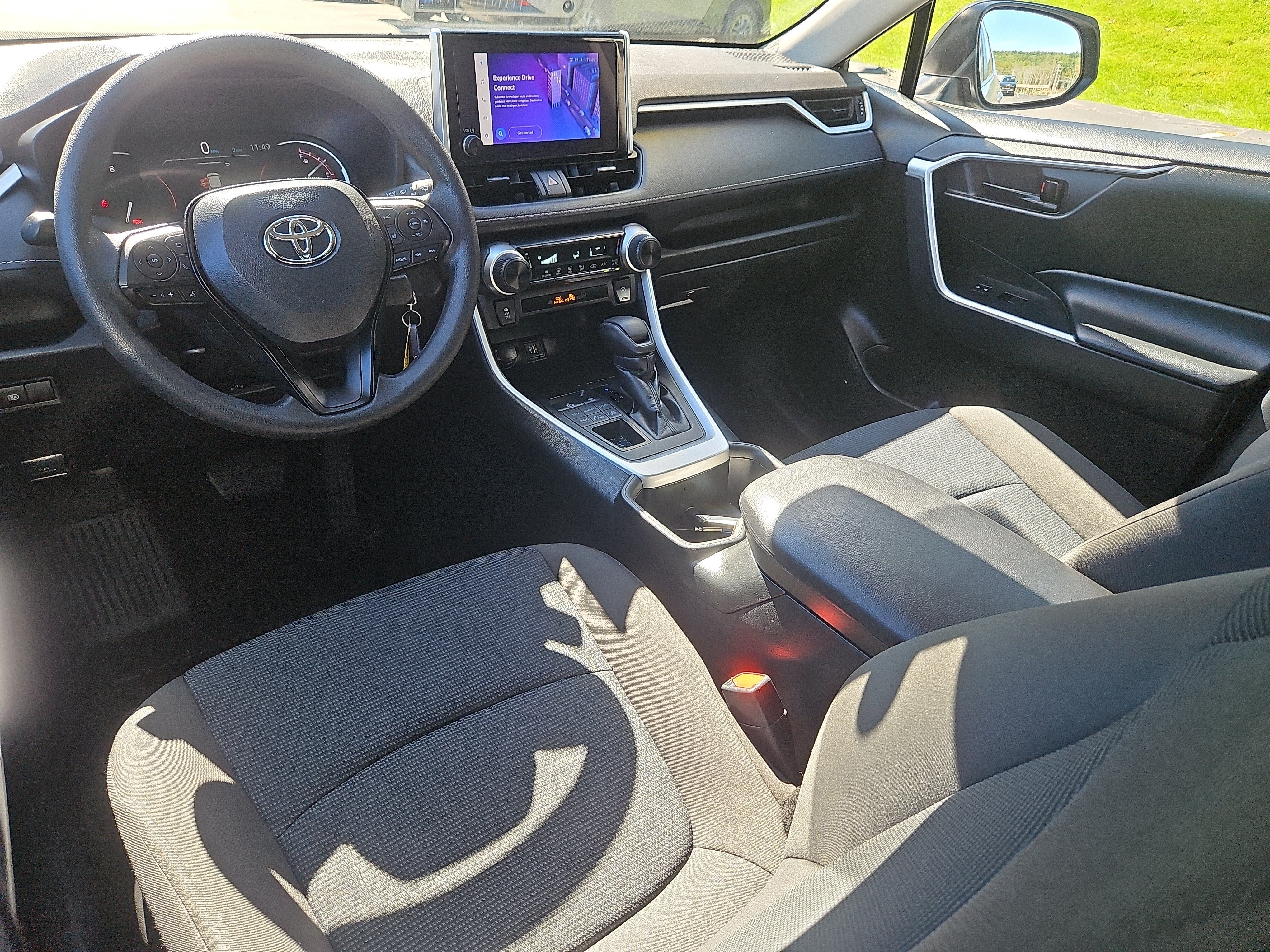 Used 2023 Toyota RAV4 LE AWD/4WD image 13