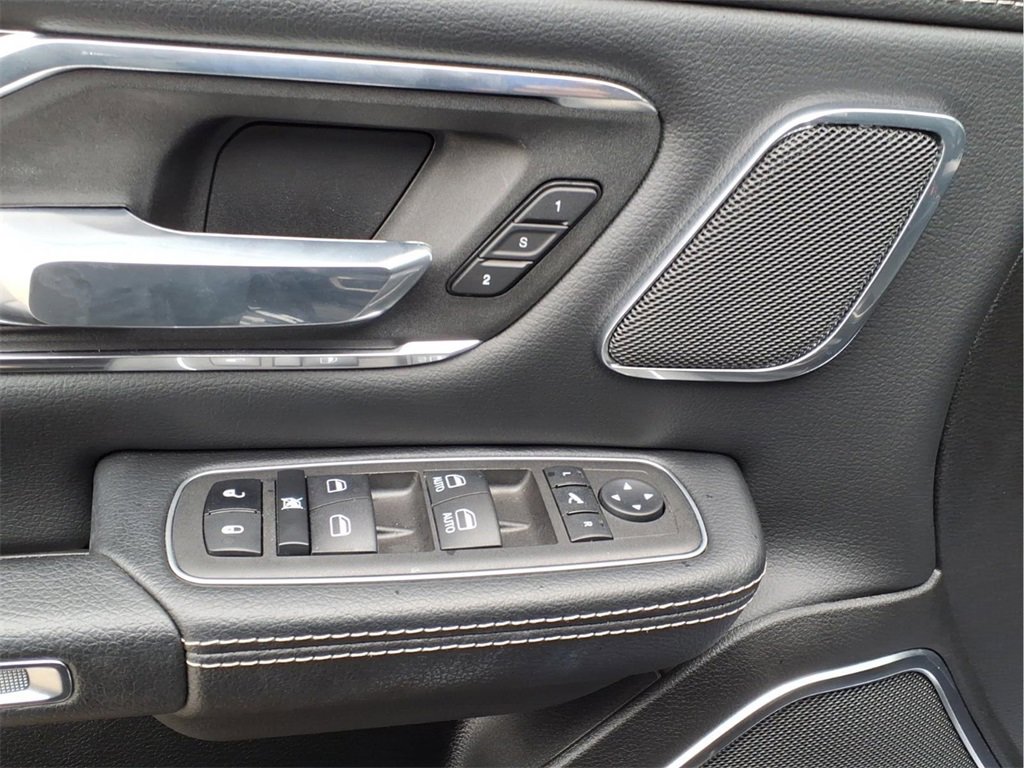 Used 2024 RAM 1500 Laramie image 12