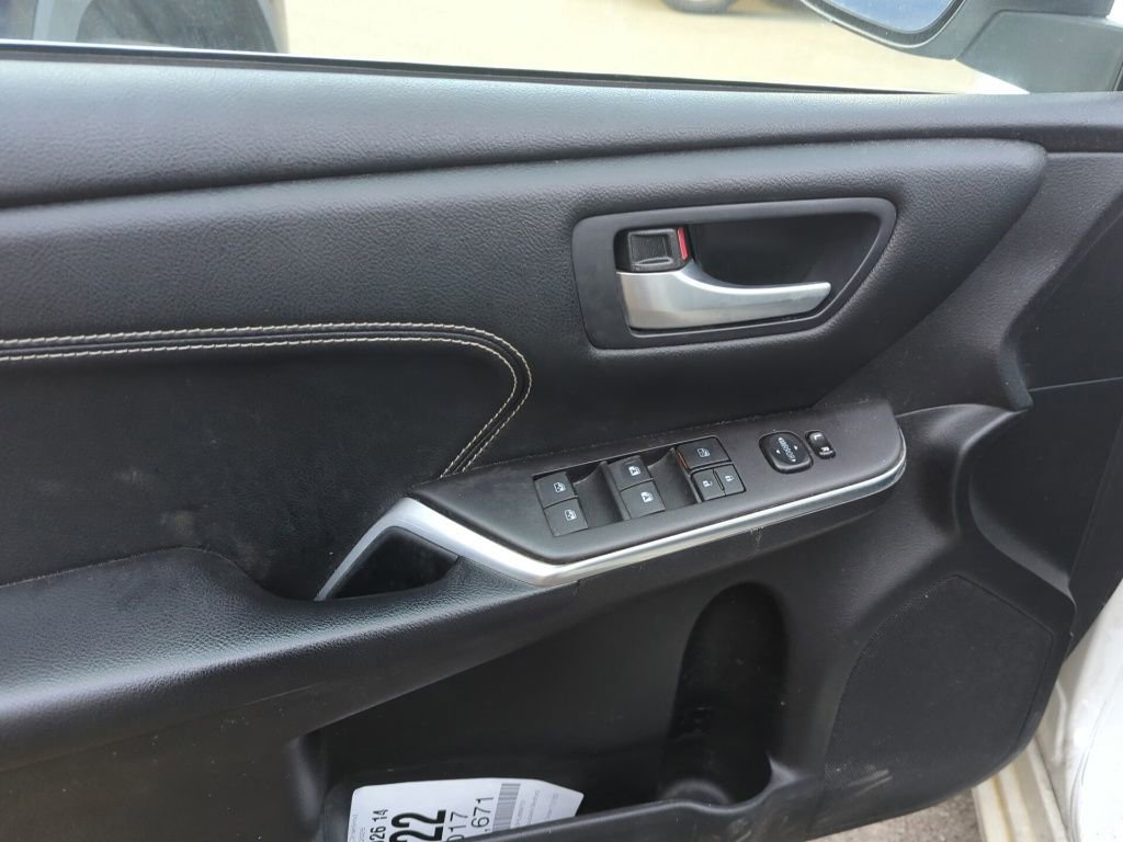Used 2017 Toyota Camry XLE image 8