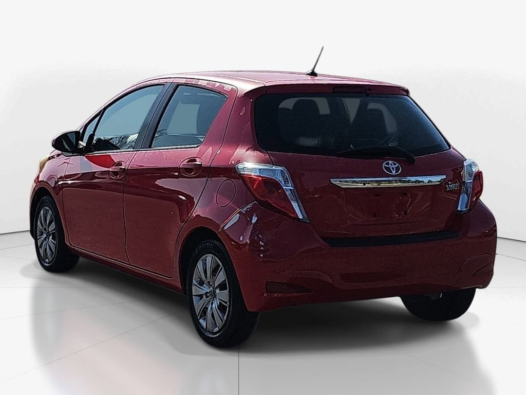 Used 2012 Toyota Yaris L image 7