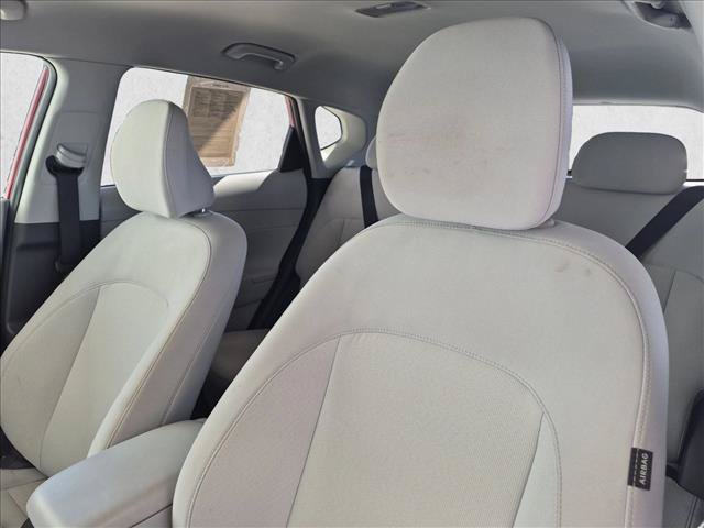Used 2025 Hyundai Kona SEL FWD image 12