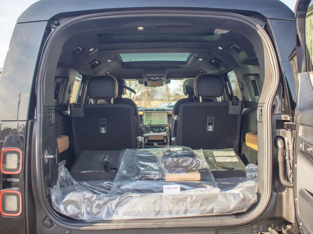 New 2026 Land Rover Defender 130 V8 image 25