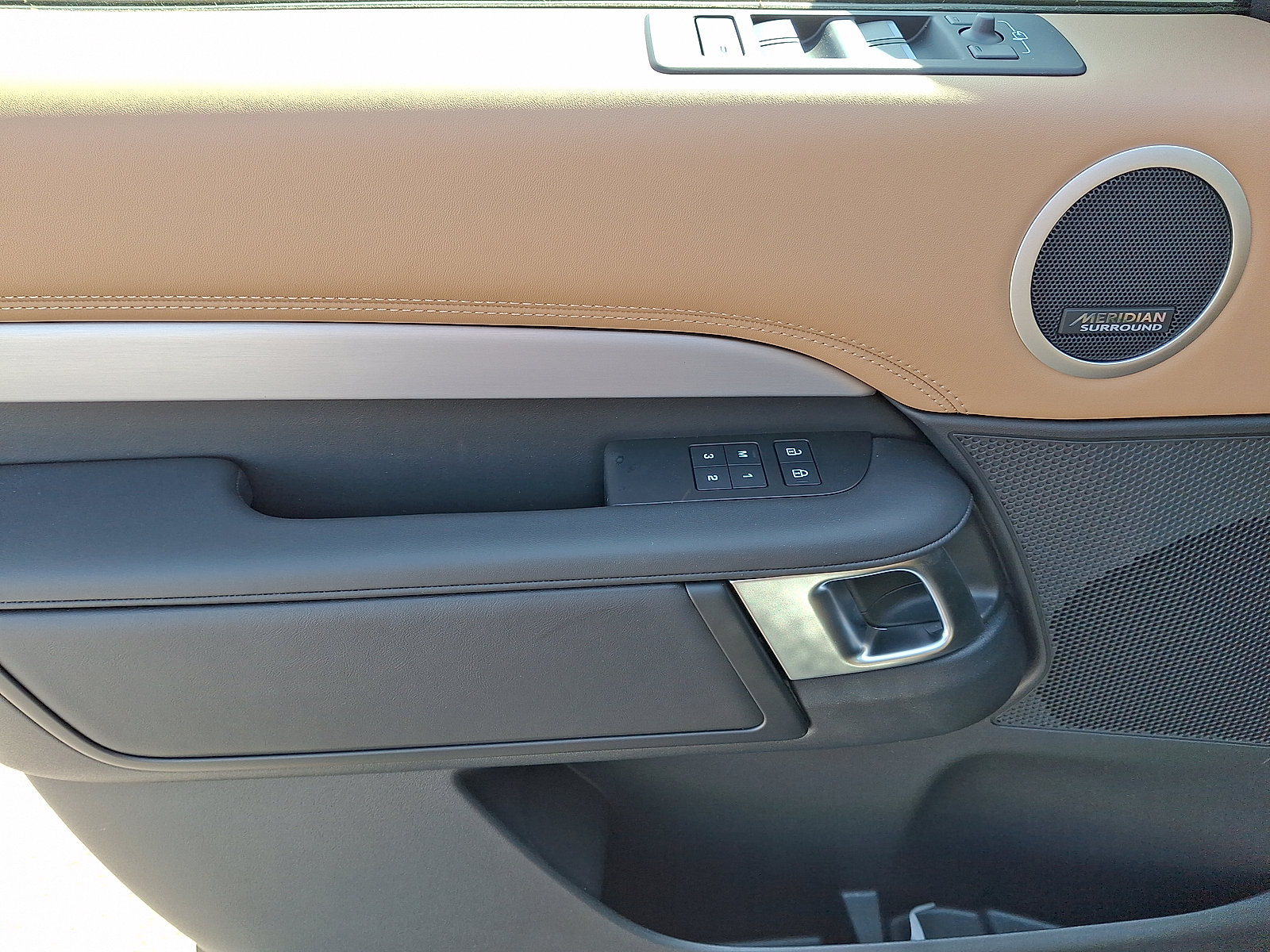 New 2026 Land Rover Discovery Limited Edition AWD/4WD image 5