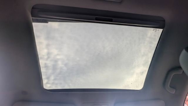 Used 2011 Kia Sorento SX image 45