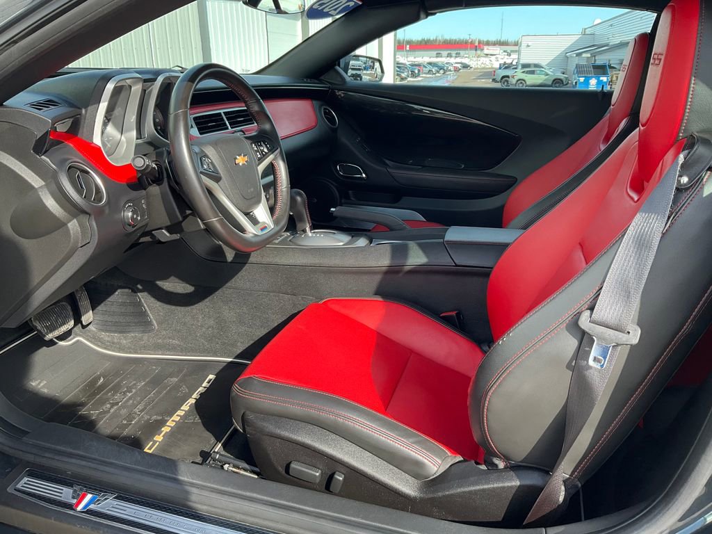 Used 2015 Chevrolet Camaro SS w/ Commemorative Special Edition image 2
