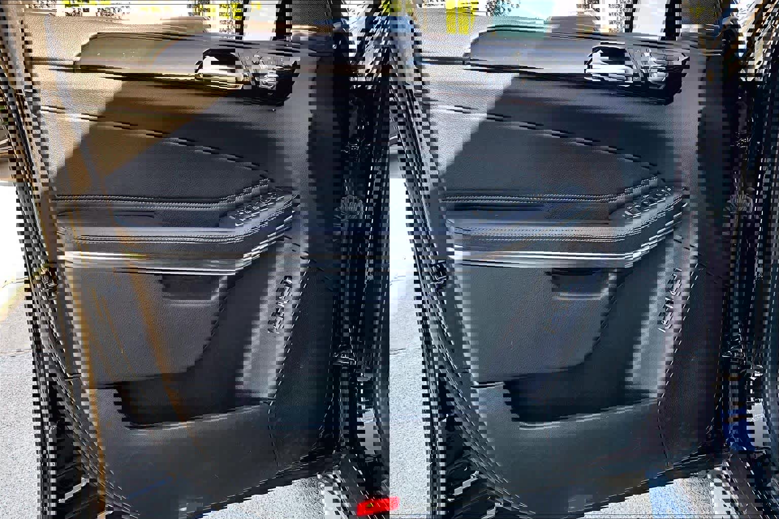 Used 2018 Mercedes-Benz GLS 550 4MATIC image 21