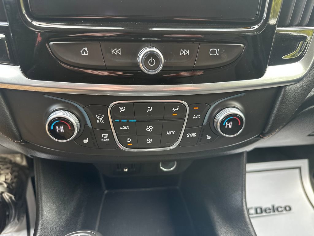 Used 2019 Chevrolet Traverse LT AWD/4WD image 16