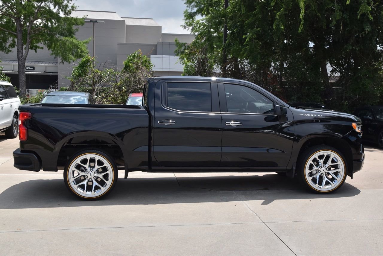 Used 2025 Chevrolet Silverado 1500 RST w/ Convenience Package II AWD/4WD image 6