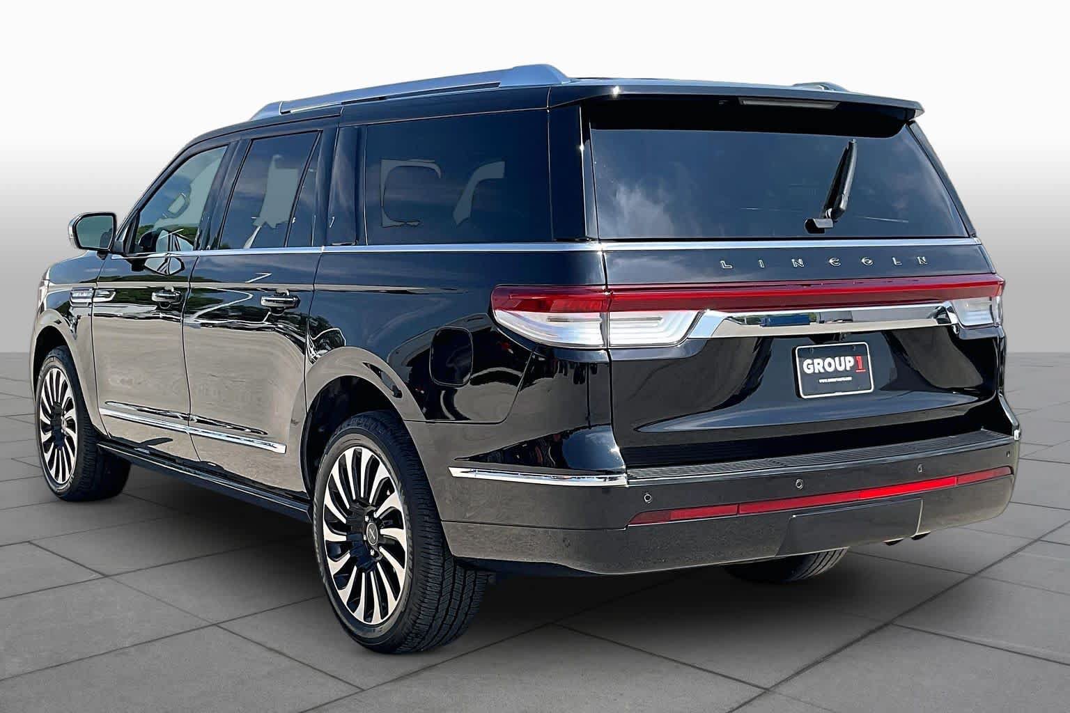 Used 2022 Lincoln Navigator L Black Label AWD/4WD image 10