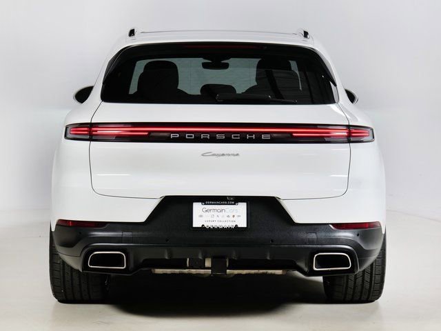 Used 2024 Porsche Cayenne AWD/4WD image 7