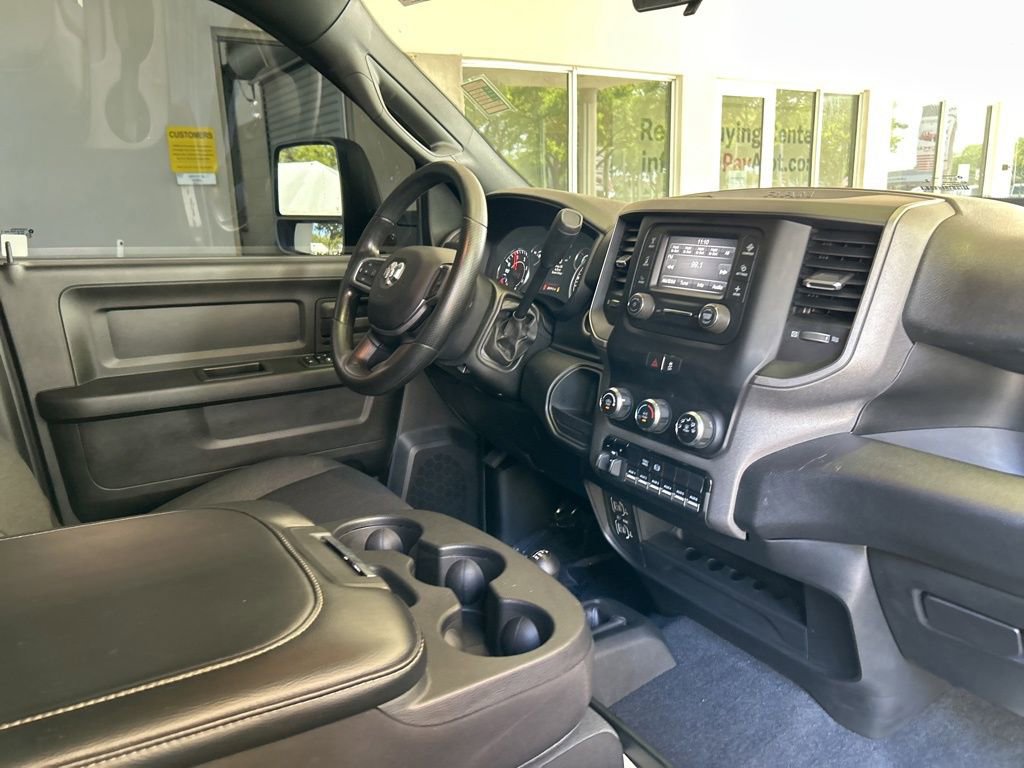 Used 2024 RAM 3500 Tradesman w/ Chrome Appearance Group image 21