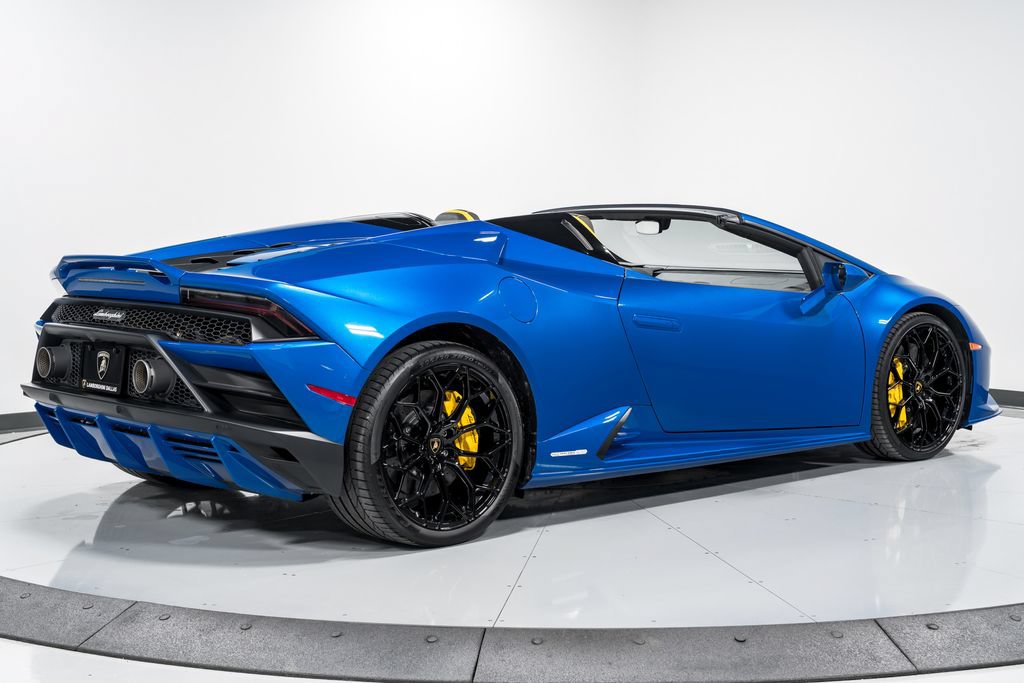 Used 2023 Lamborghini Huracan EVO AWD/4WD image 3