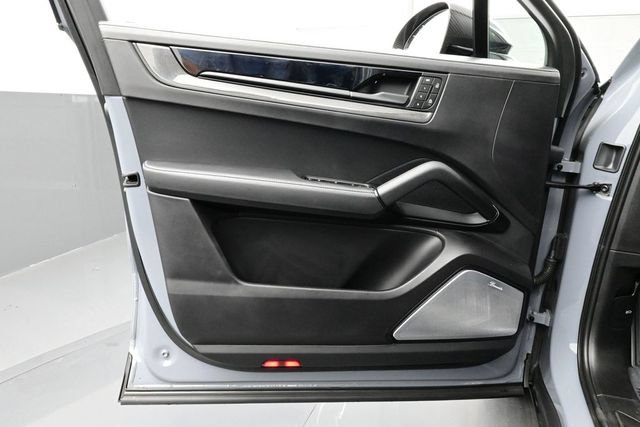 Certified 2024 Porsche Cayenne Turbo GT AWD/4WD image 7