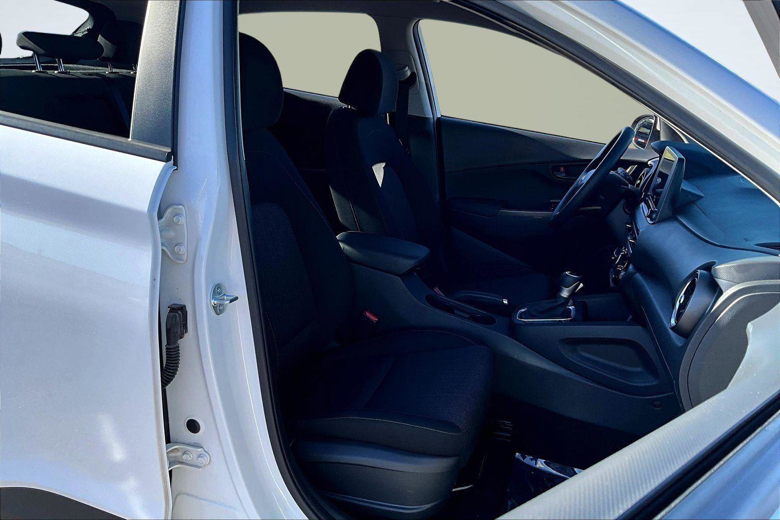 Used 2023 Hyundai Kona SEL w/ Cargo Package image 7