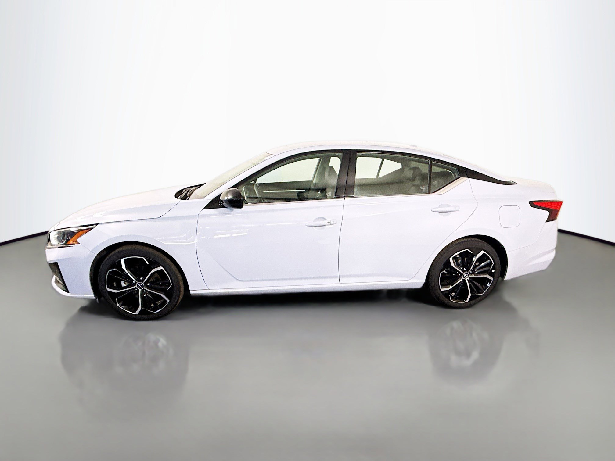 Used 2023 Nissan Altima 2.5 SR image 6