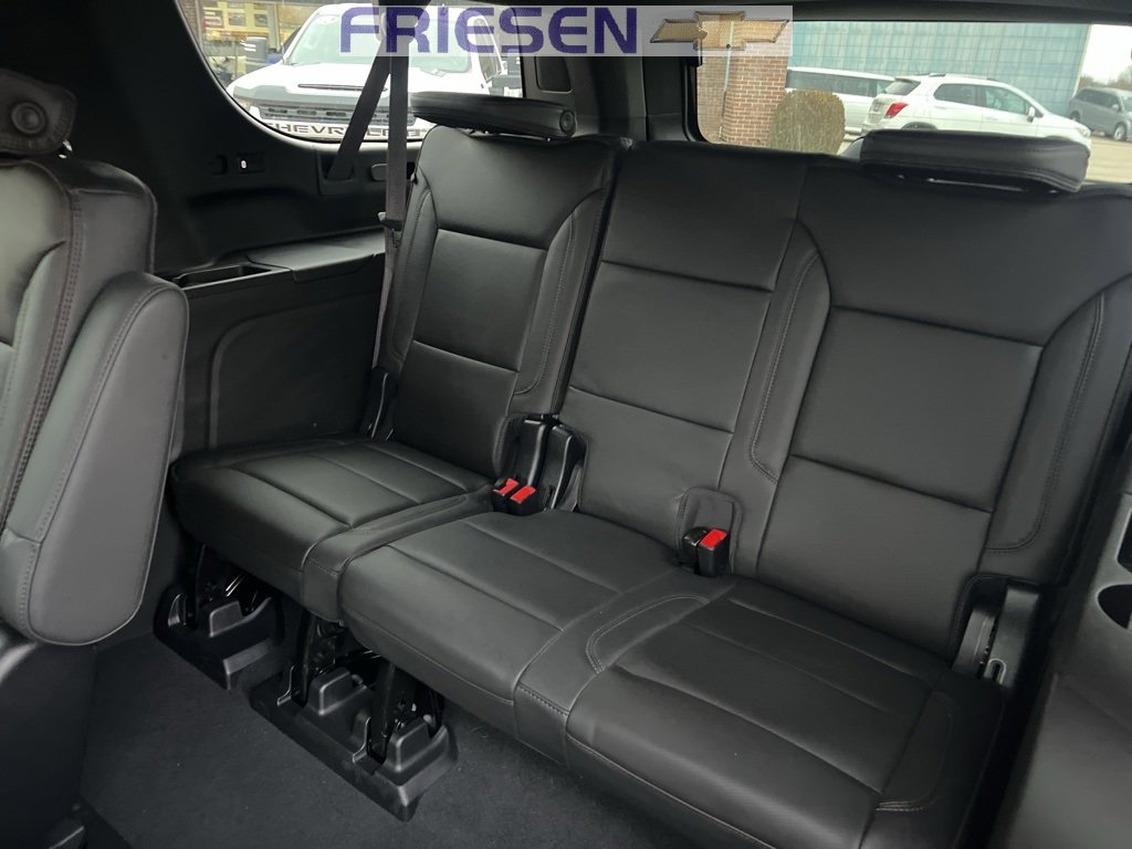 Used 2023 Chevrolet Suburban High Country image 12