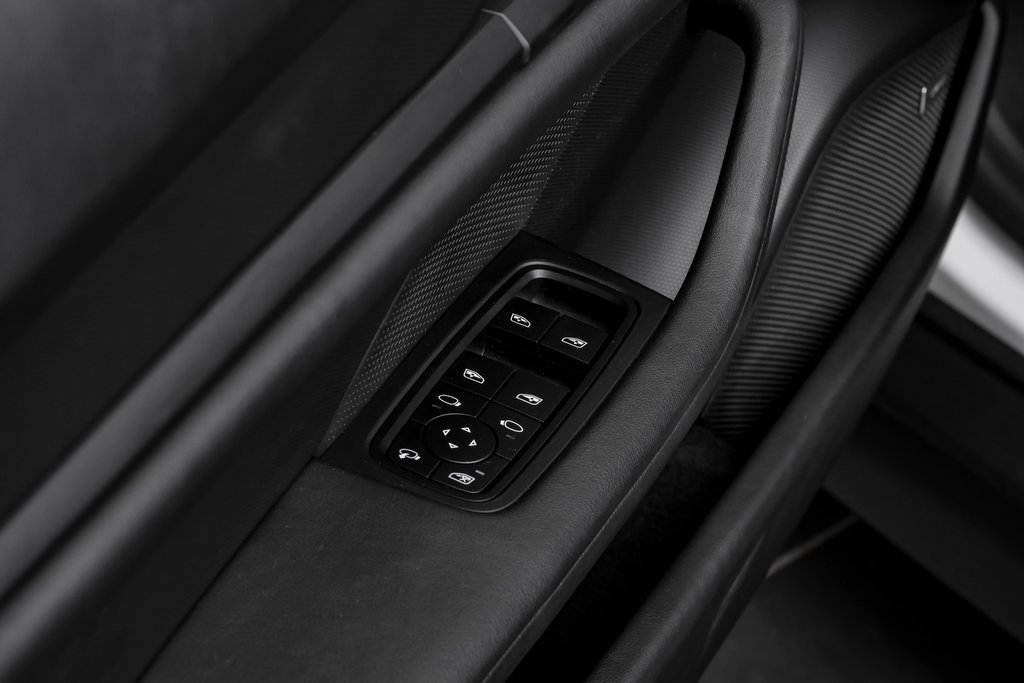 Used 2022 Porsche Taycan image 57