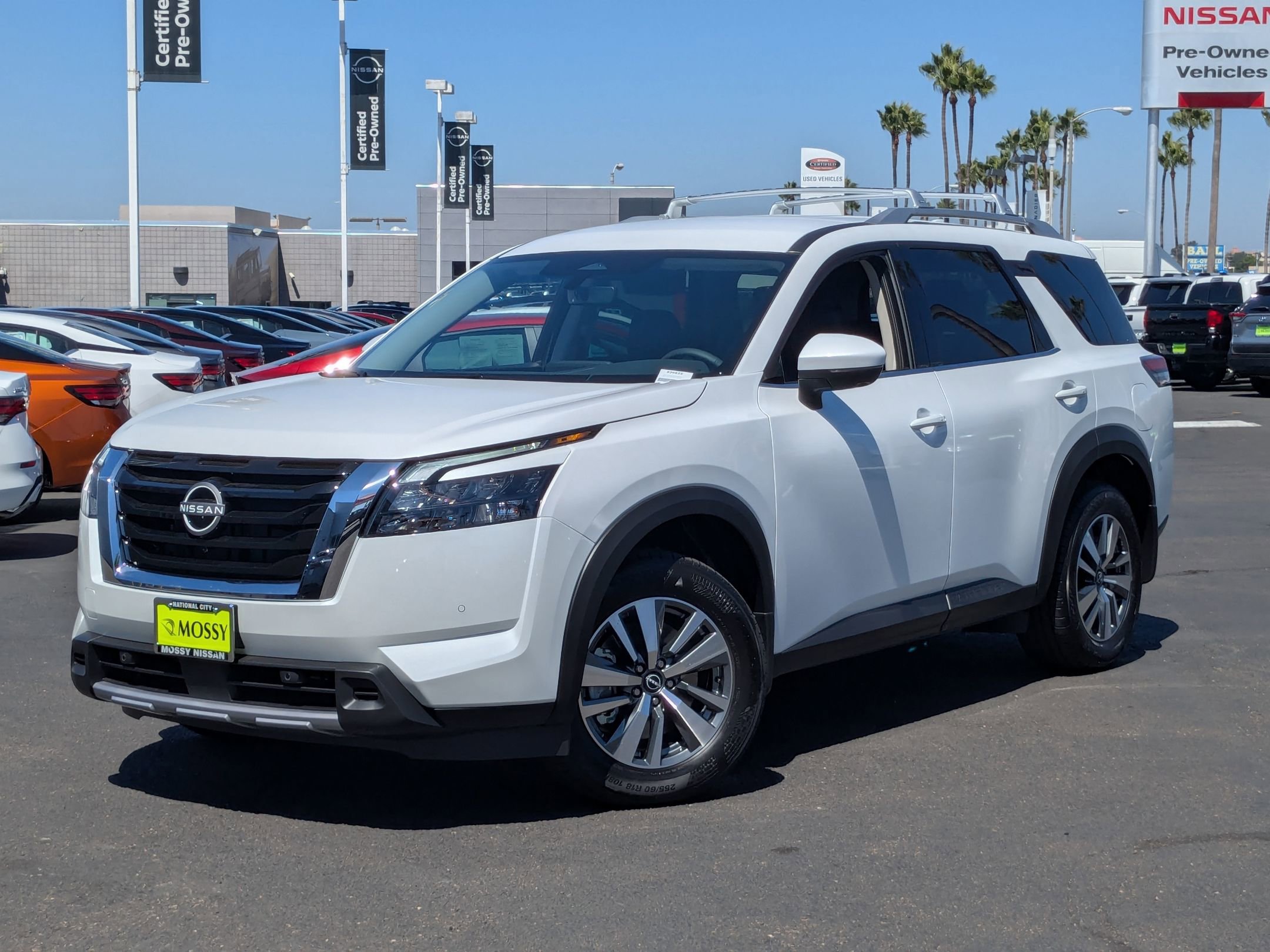New 2025 Nissan Pathfinder SL