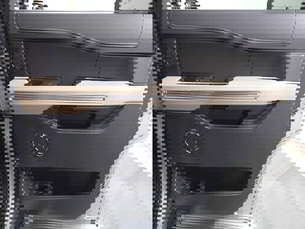 Certified 2024 Ford Expedition Limited image 29