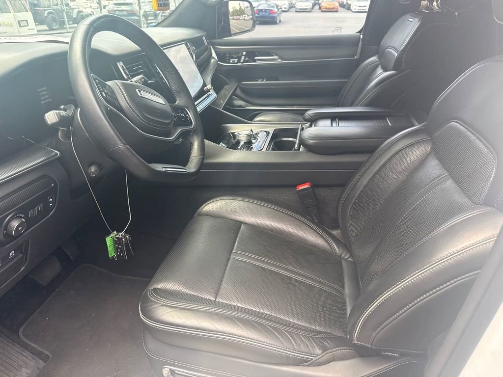 Used 2023 Jeep Grand Wagoneer Series II AWD/4WD image 11