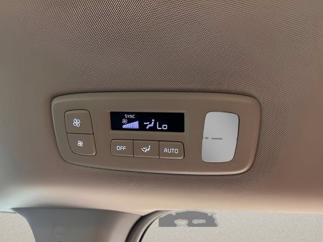 Used 2026 Kia Carnival FWD image 10