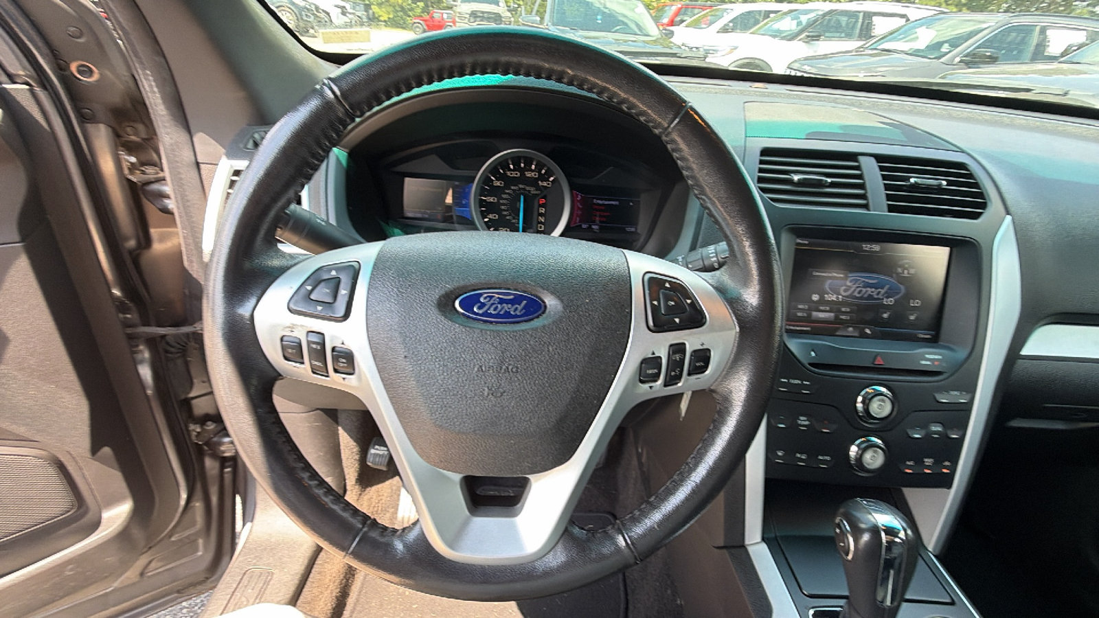 Used 2013 Ford Explorer XLT FWD image 30