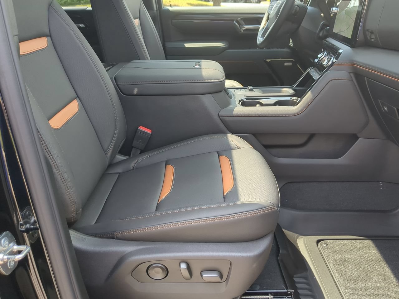 New 2026 GMC Sierra 2500 AT4 w/ AT4 Premium Plus Package AWD/4WD image 29