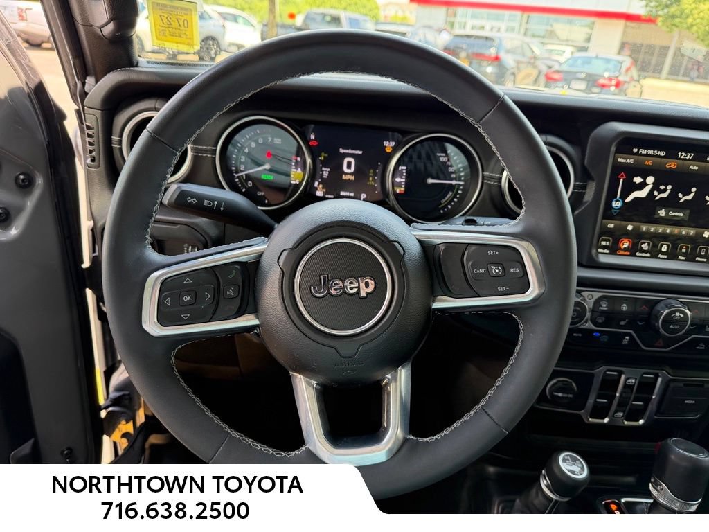 Used 2023 Jeep Wrangler Unlimited Sahara w/ Cold Weather Group AWD/4WD image 8