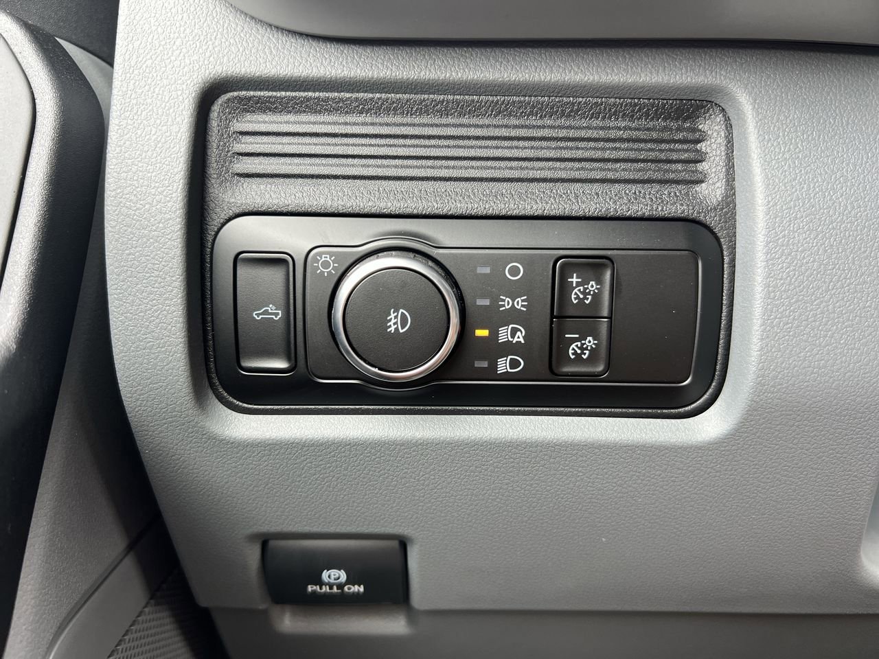 New 2026 Ford F250 XL w/ XL Chrome Package image 28