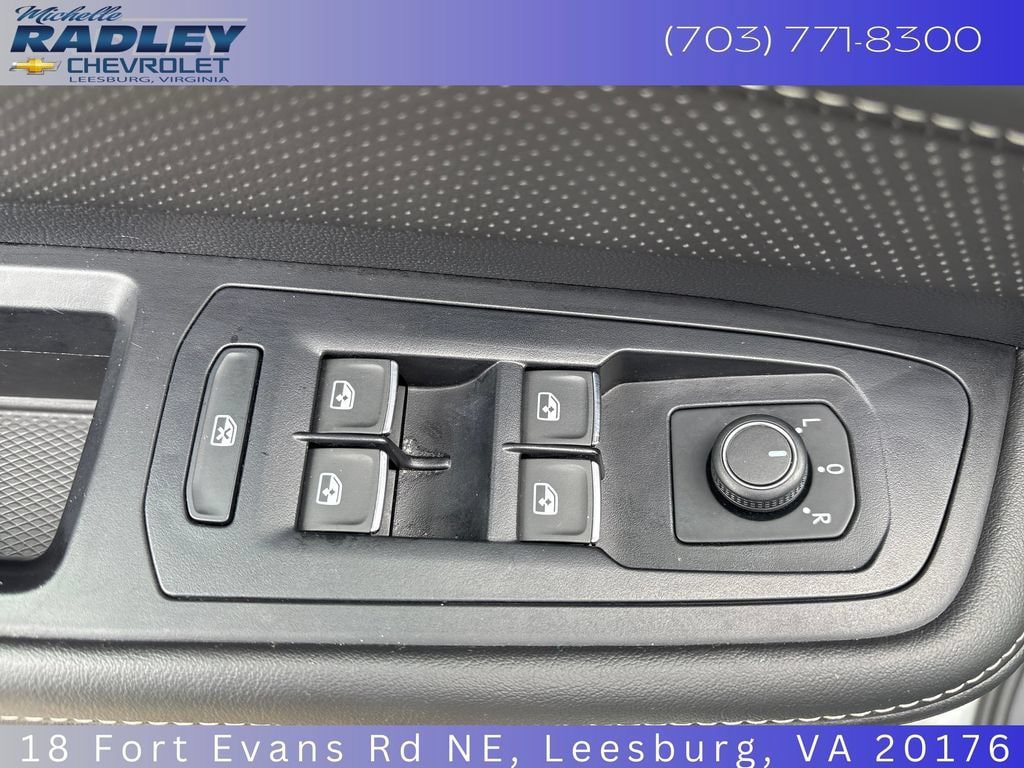 Used 2025 Volkswagen Atlas SE AWD/4WD image 13