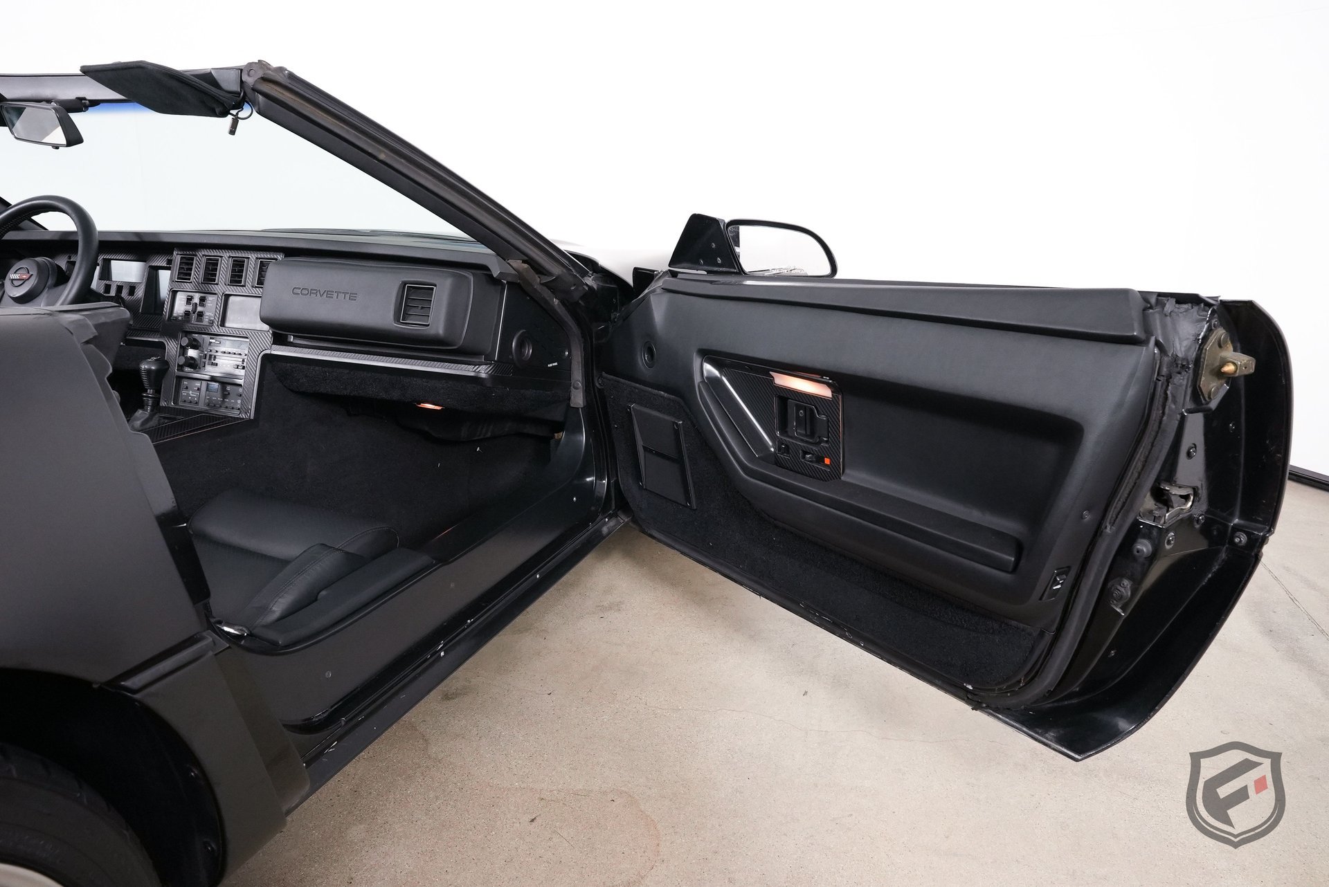 Used 1987 Chevrolet Corvette Convertible RWD image 25