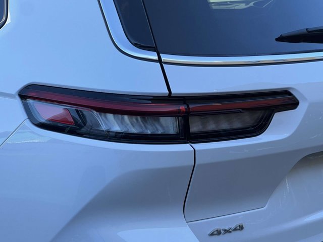 Used 2025 Jeep Grand Cherokee L Limited image 8