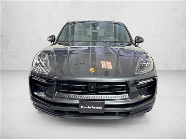Certified 2026 Porsche Macan AWD/4WD image 6