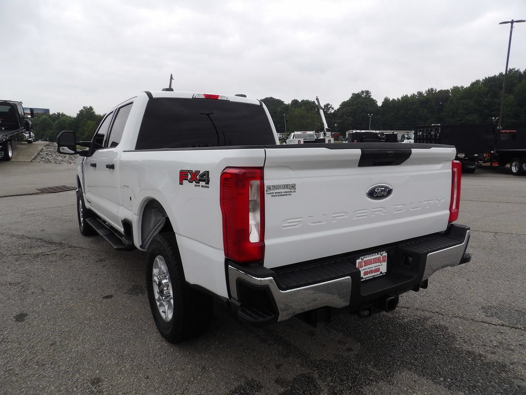 Used 2025 Ford F250 XLT w/ FX4 Off-Road Package AWD/4WD image 5