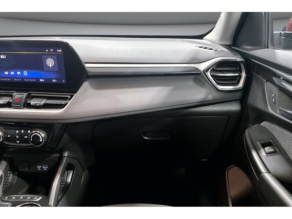 Used 2025 Chevrolet TrailBlazer LT AWD/4WD image 44