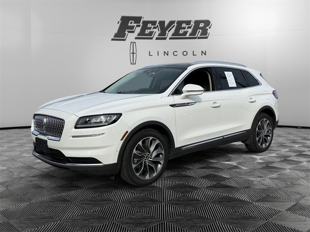 Used 2022 Lincoln Nautilus Reserve w/ Equipment Group 201A image 1