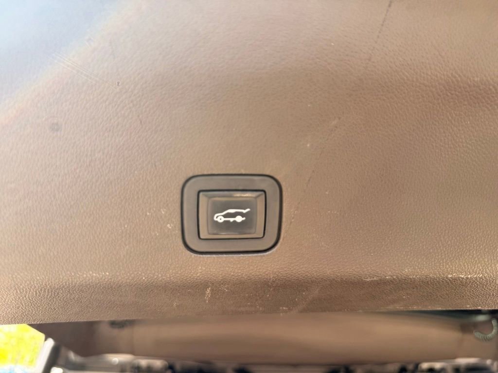 Used 2021 Chevrolet Tahoe Z71 w/ Z71 Off-Road Package image 21