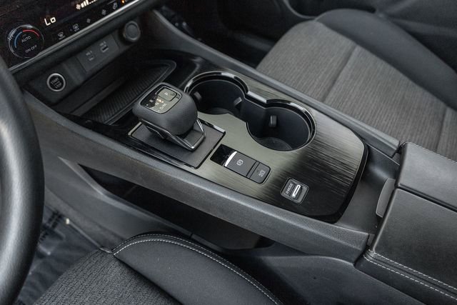 Used 2023 Nissan Rogue SV FWD image 11