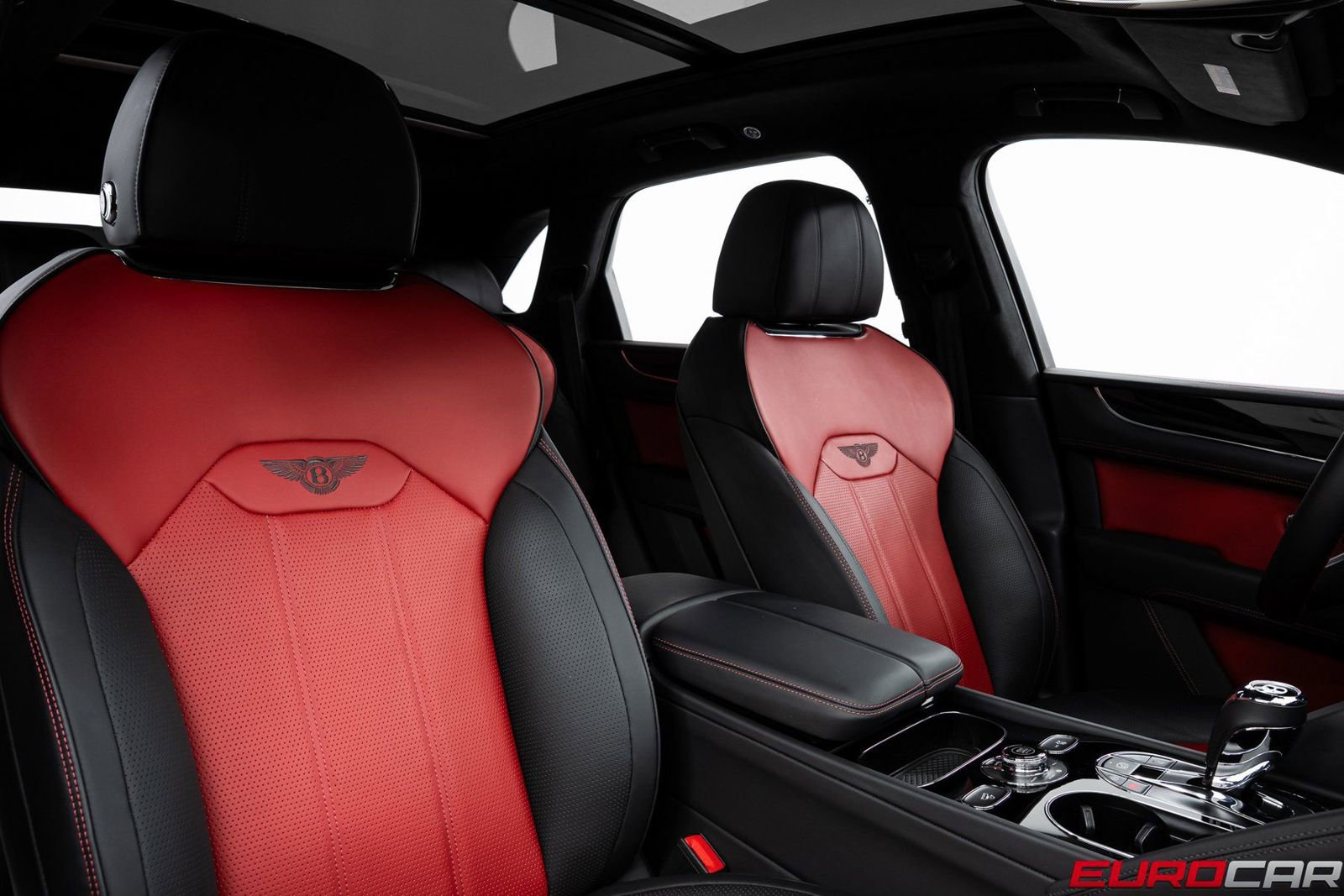 Used 2024 Bentley Bentayga image 34