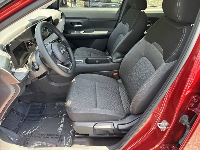 Used 2025 Nissan Kicks SV FWD image 9