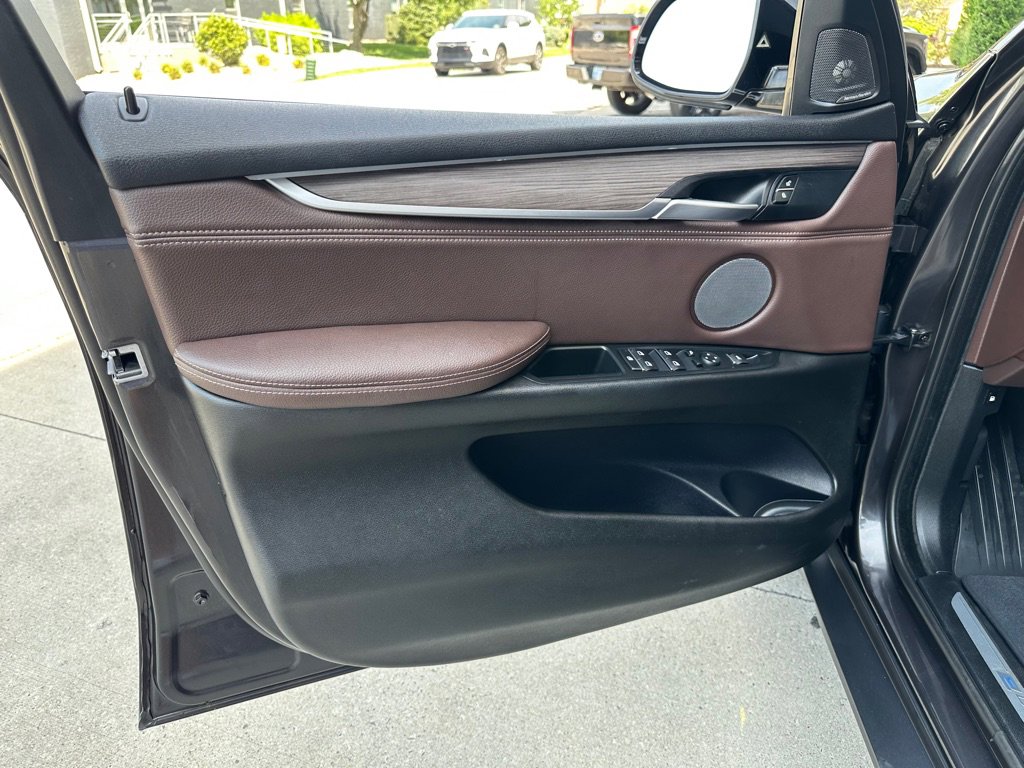 Used 2018 BMW X5 xDrive40e image 10