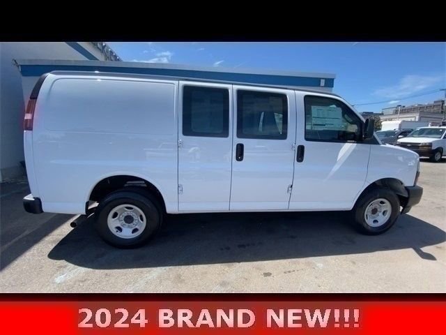 Used 2024 Chevrolet Express 2500 w/ Driver Convenience Package image 2