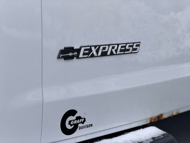 Used 2017 Chevrolet Express 2500 image 16