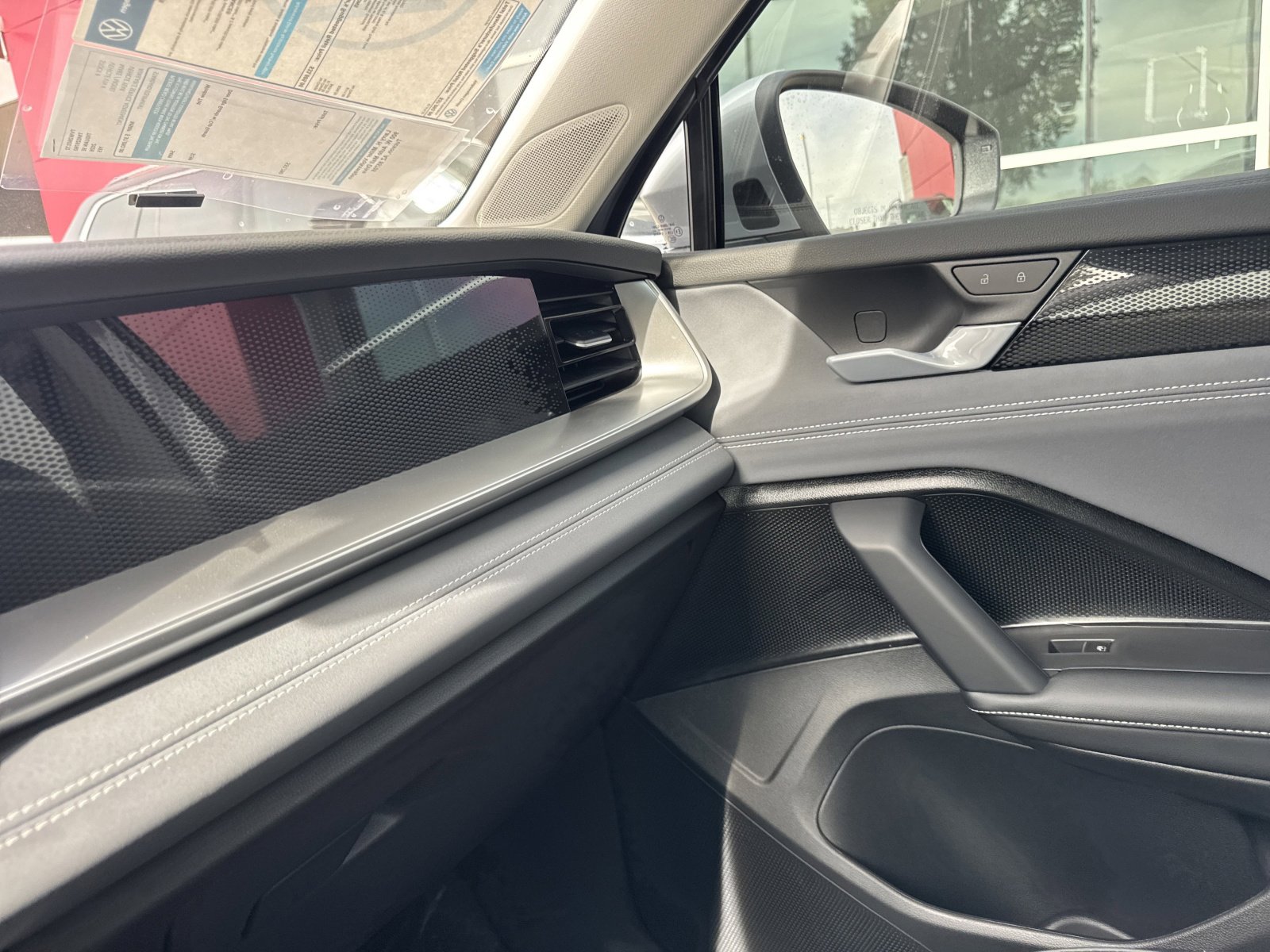 New 2026 Volkswagen Tiguan SE image 25